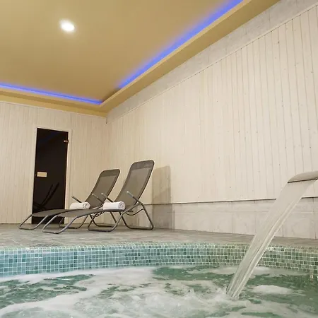 Anna Panzio & Wellness 4* شيوفوك