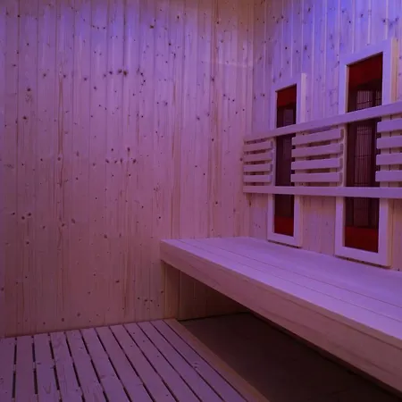 Anna Panzio & Wellness 住宿加早餐酒店 4*