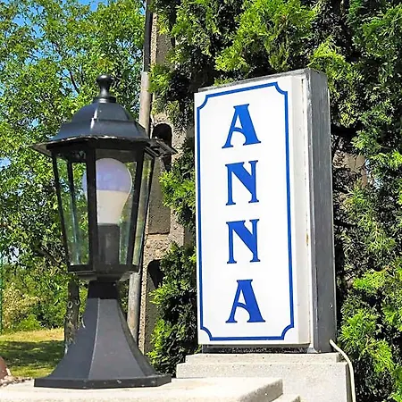 Anna Panzio & Wellness 住宿加早餐酒店